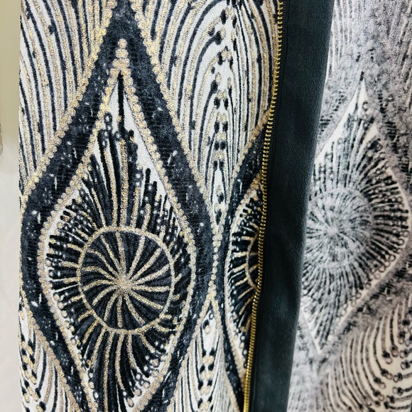 Chico’s Travelers Collection Foiled Peacock Jacket - Picture 6 of 15